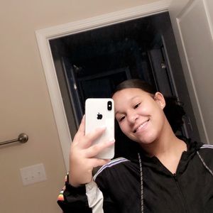 Meet your Posher, Adrianna